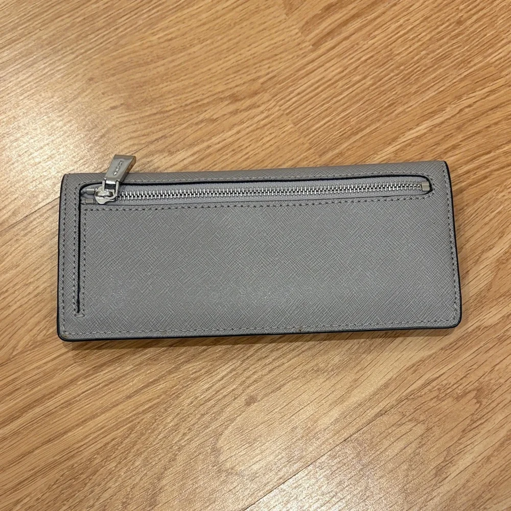 Michael Kors Gray Saffiano Leather Continental Wallet - Picture 2 of 4